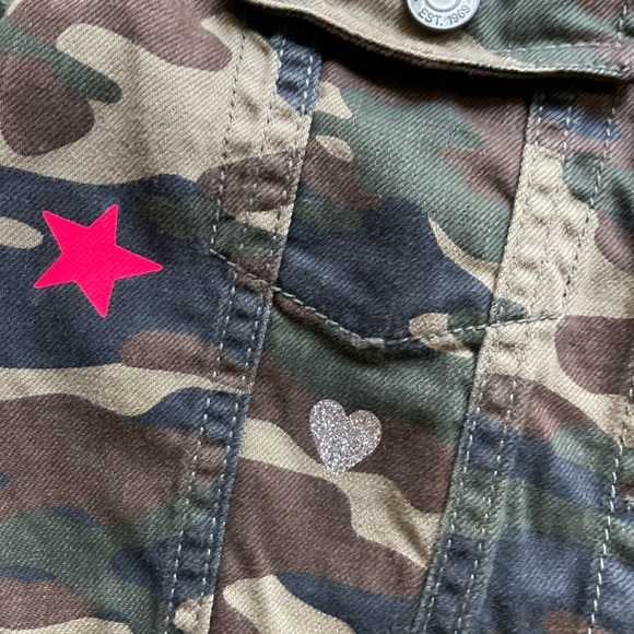 Gap Camo denim cropped jacket. Stamped with glittered girly icons. Girls Size M - Picture 2 of 5